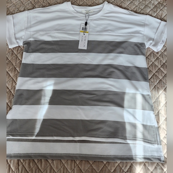 Cable & Gauge Short Sleeve Tee in White and Gray Stripes - Picture 5 of 5